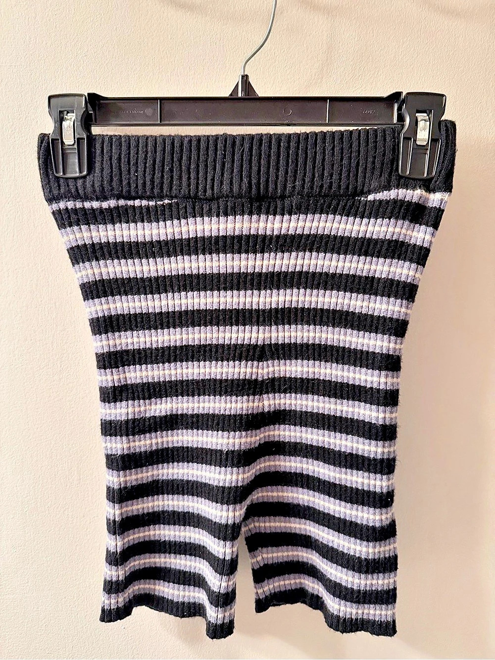 Davi & Dani Striped Ribbed Winter Layering Shorts in Black & Pink Size Medium